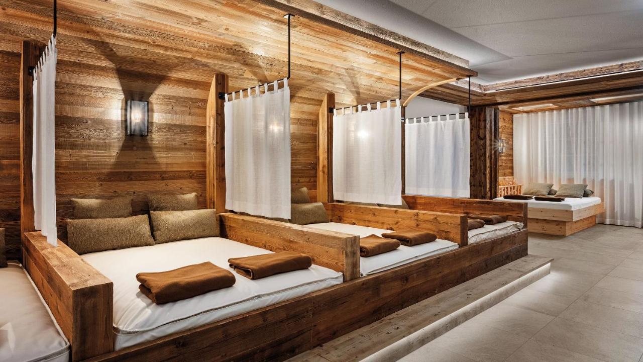 Adler Haeusern Gourmet & Spa Hotel エクステリア 写真