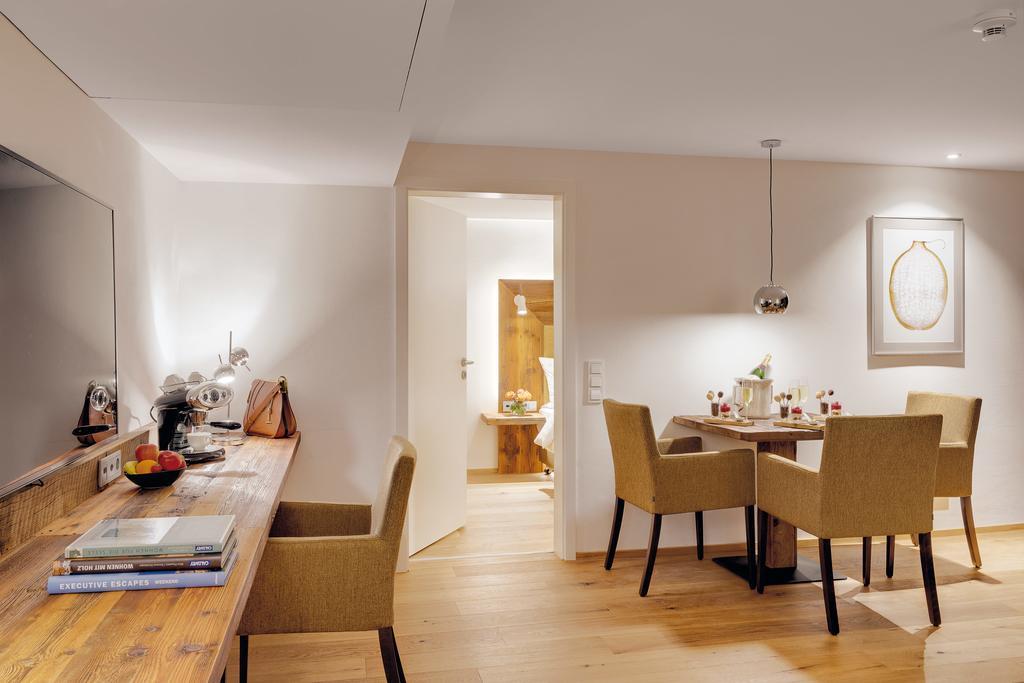 Adler Haeusern Gourmet & Spa Hotel エクステリア 写真